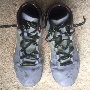 Under armour basketball shoes 7.5